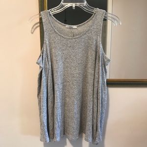 acemi • Heather Gray Cold Shoulder Top Size Small